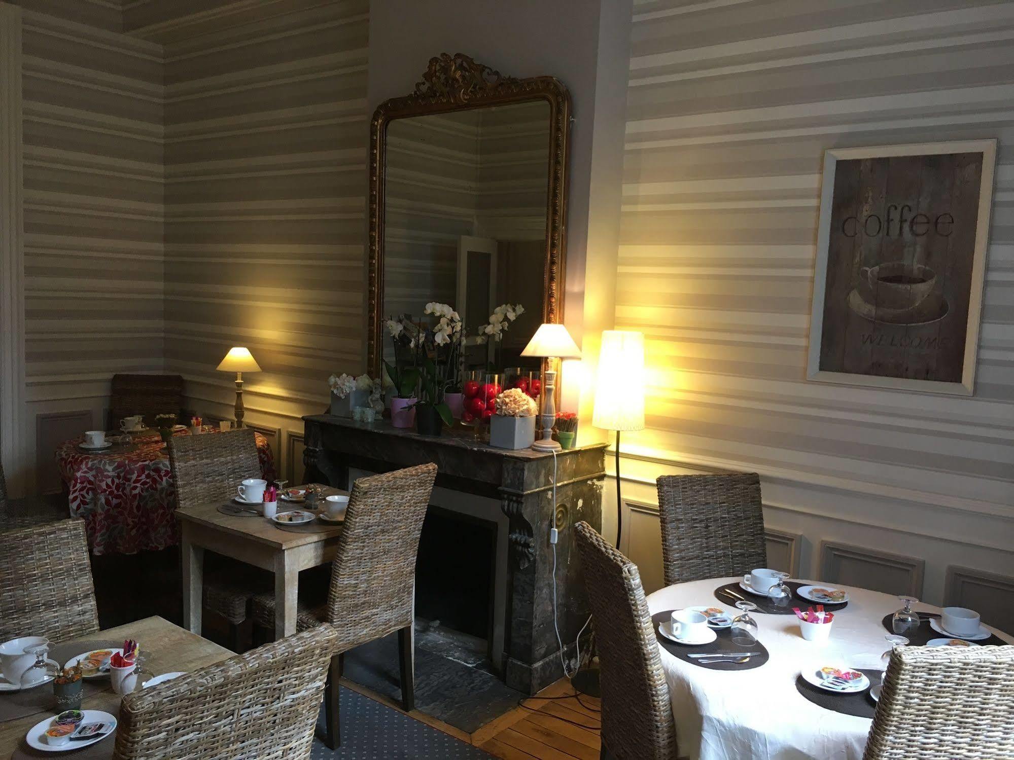 טור Hotel Val De Loire מראה חיצוני תמונה
